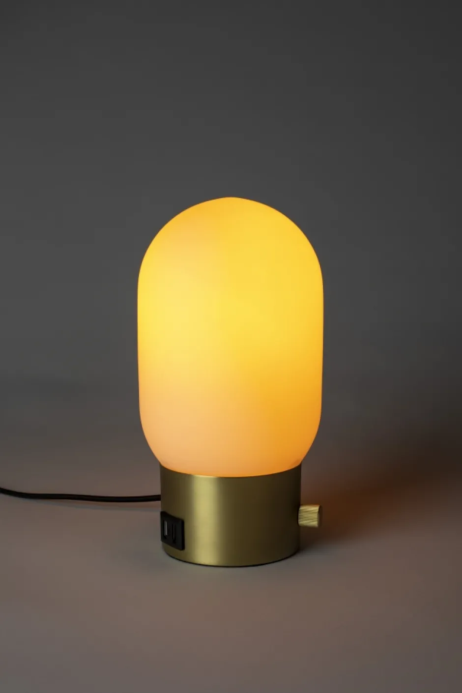 Arbetsrum|Bordslampor|Zuiver Bordslampa 'Urban Charger' - Guld
