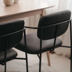 Stolar|Kök|Reforma Karmstol 'Ebba' - Svart