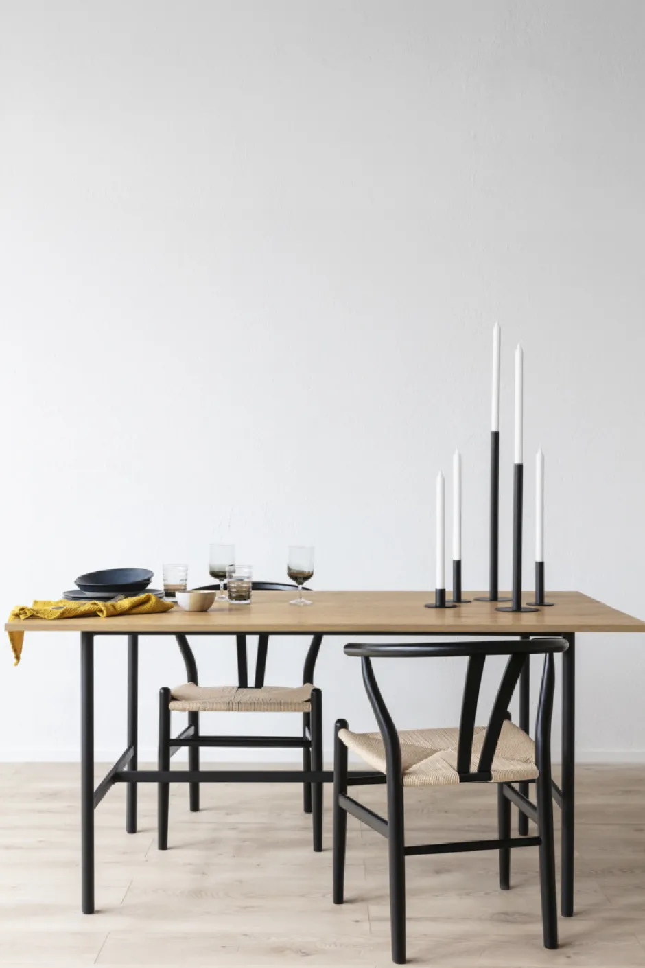 Bord|Matbord|Reforma Matbord 'Line' - Ek/Svart 160x90cm