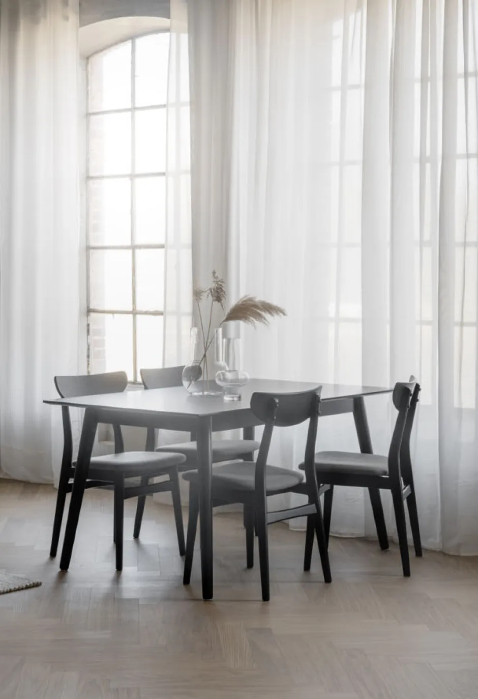Matbord|Kök|Rowico Home Matbord 'Lotta' 140x90cm - Svart