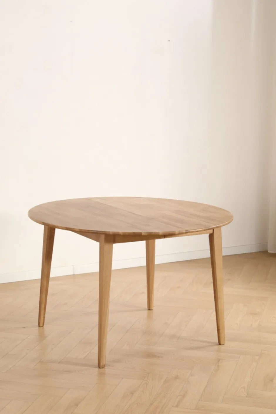 Bord|Matbord|Reforma Matbord 'Saba' Ovalt/Runt 120-165x120 cm - Ek