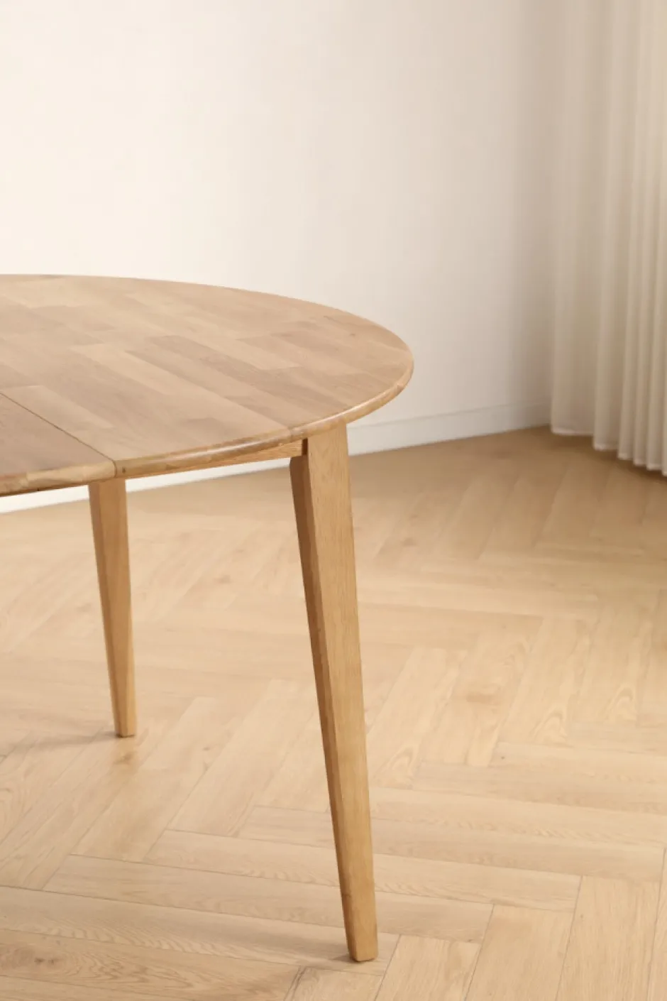 Bord|Matbord|Reforma Matbord 'Saba' Ovalt/Runt 120-165x120 cm - Ek