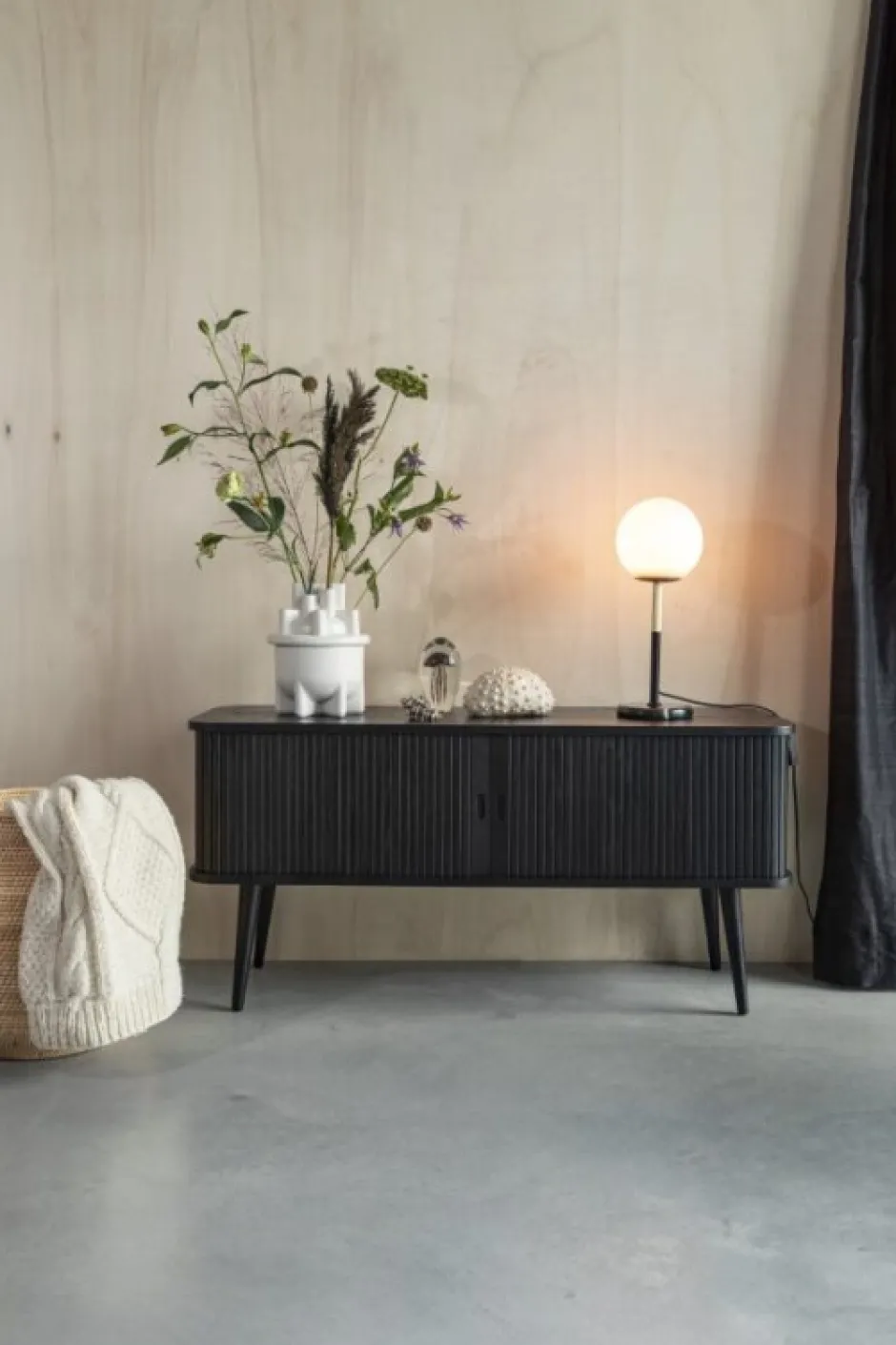 Tv-Bänkar|Zuiver Tv-bänk 'Barbier' - Svart